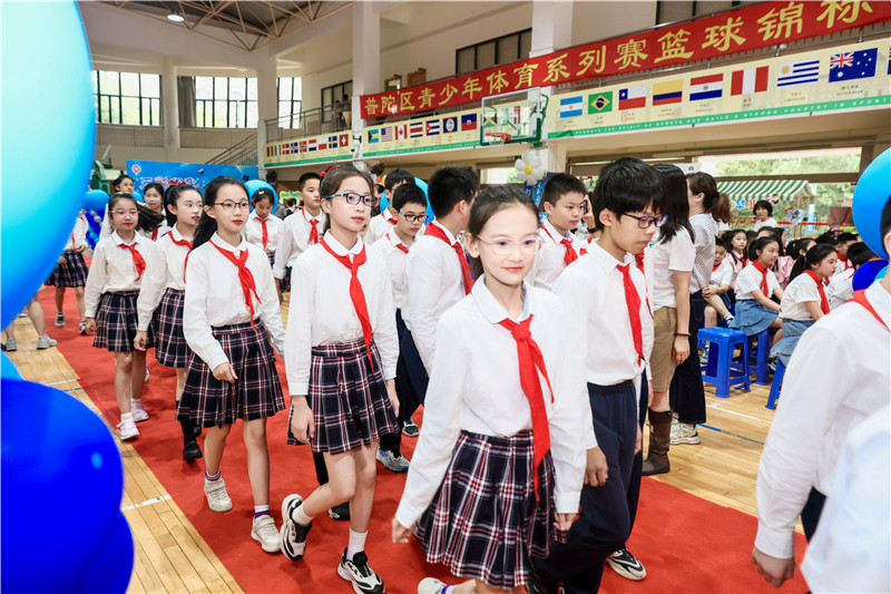 五彩华章 筑梦远航——2025届上海市中远实验学校五年级毕业典礼